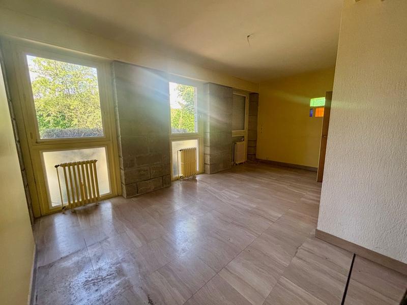 Maison - 244 m² - 13 pièces