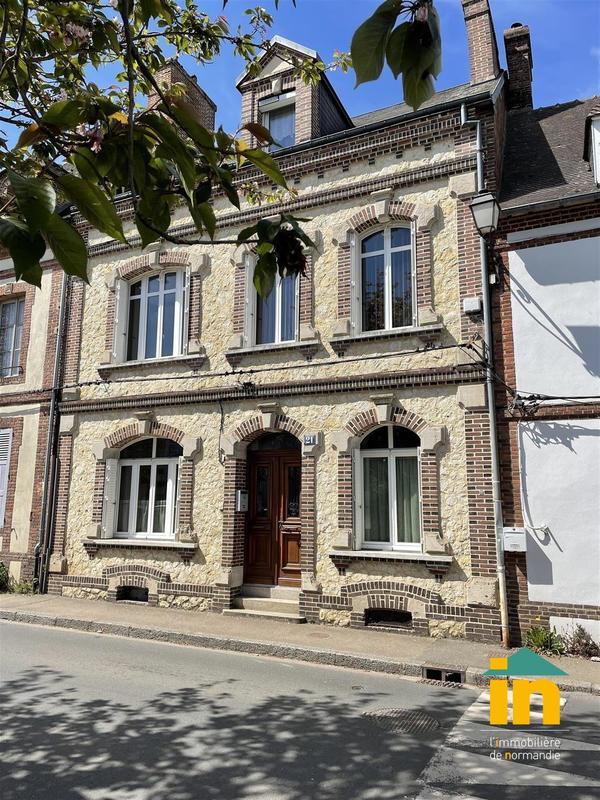 Maison de ville - 160 m² - 6 pièces