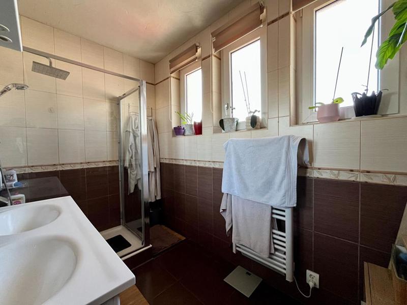 Maison - 206 m² - 8 pièces