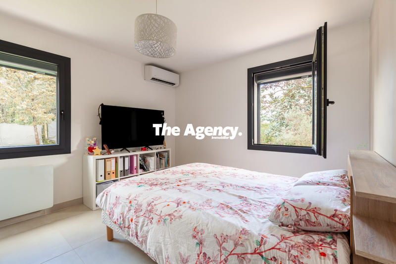 Villa - 203 m² - 9 pièces