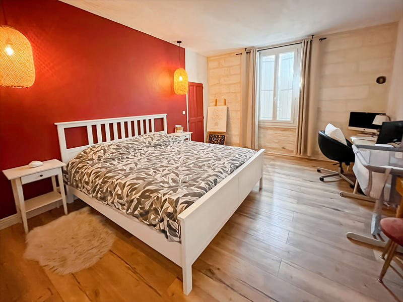 Maison - 219 m² - 8 pièces