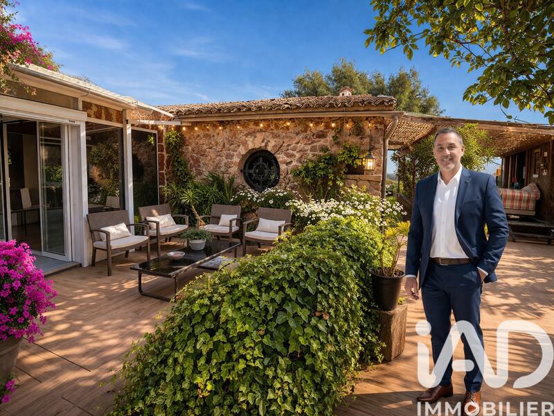 Maison - 180 m² - 5 pièces