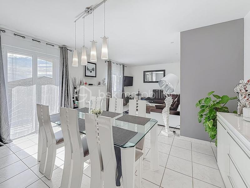 Maison traditionnelle - 105 m² - 5 pièces