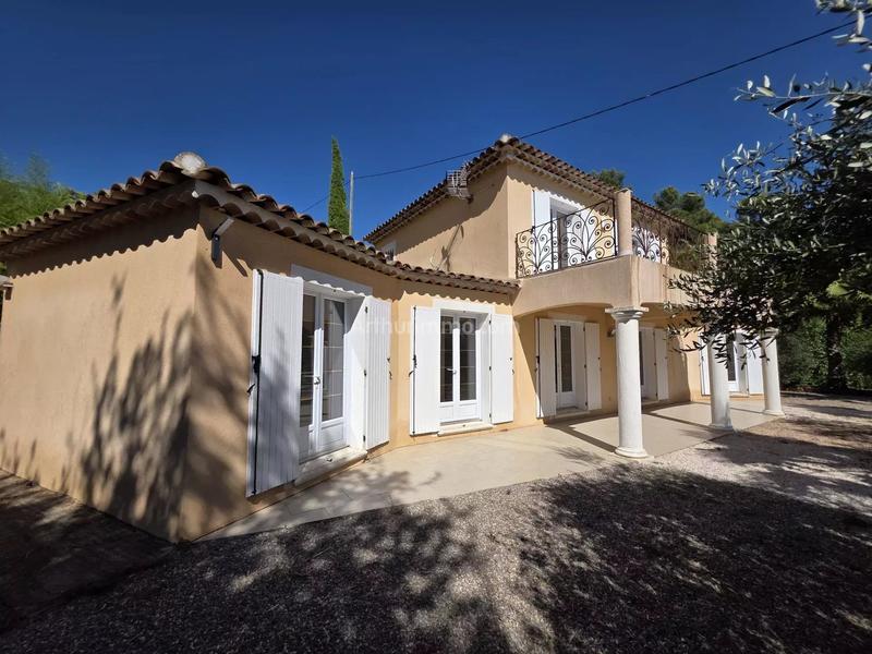 Maison - 136 m² - 5 pièces