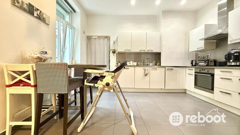 Appartement - 103 m² - 5 pièces