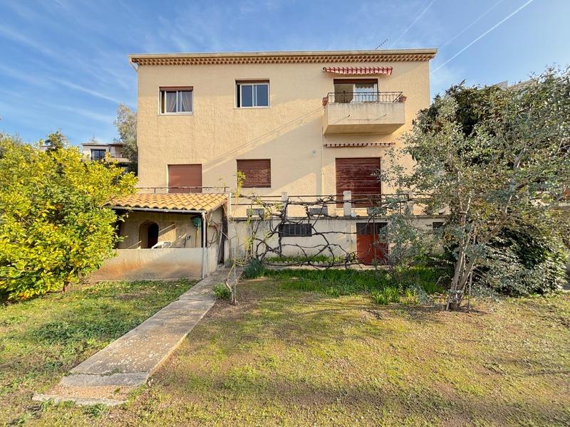 Appartement - 93 m² - 5 pièces