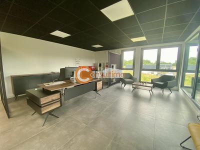 Bureau - 700 m²