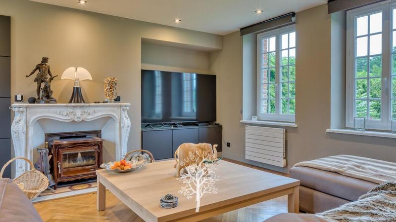 Demeure - 300 m² - 7 pièces