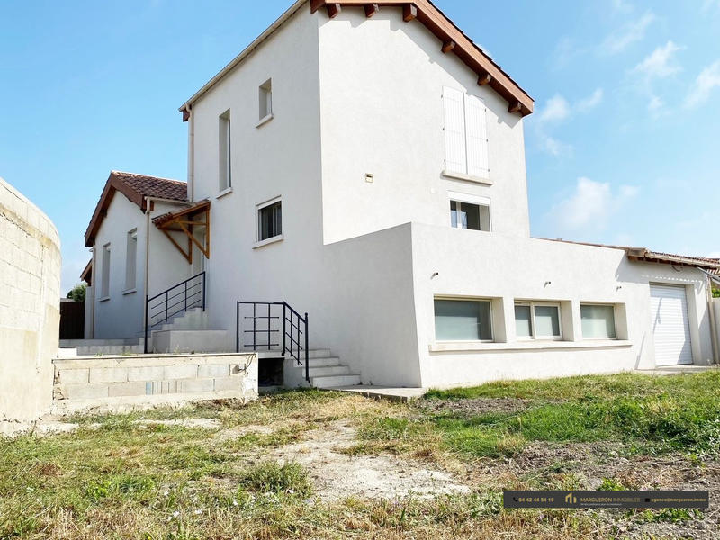 Maison - 95 m² - 4 pièces