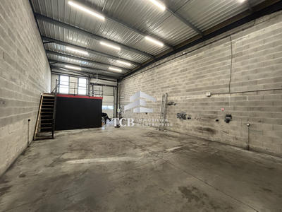 Local d'activités - 121 m²