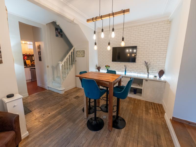 Maison - 90 m² - 5 pièces