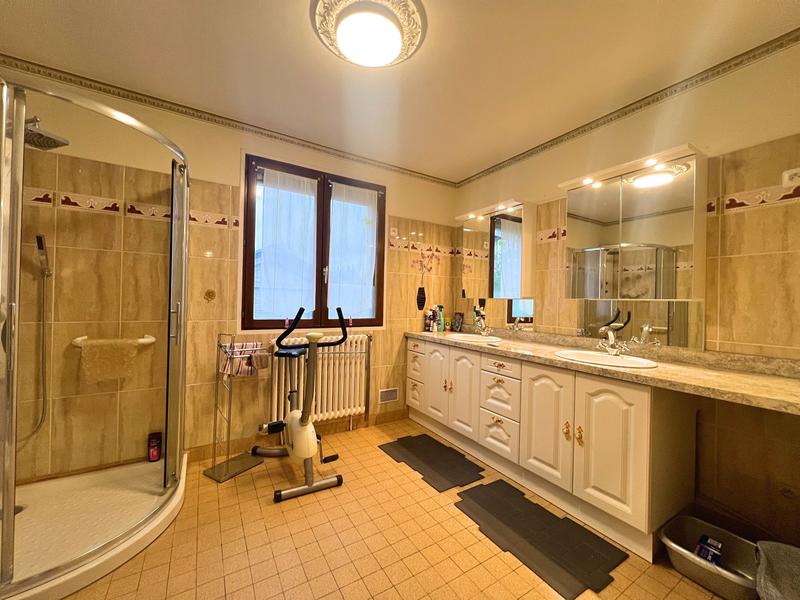 Maison - 157 m² - 7 pièces