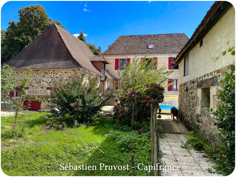 Maison de maîtres - 325 m² - 11 pièces