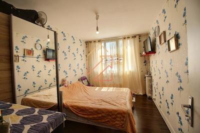 Studio - 82 m² - 4 pièces