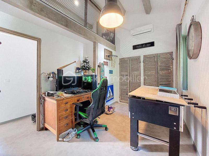 Maison - 254 m² - 8 pièces