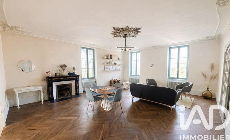 Maison - 351 m² - 10 pièces
