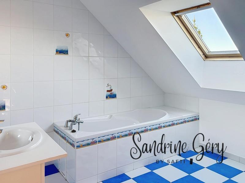 Maison - 97 m² - 6 pièces