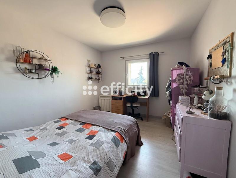 Maison - 218 m² - 6 pièces