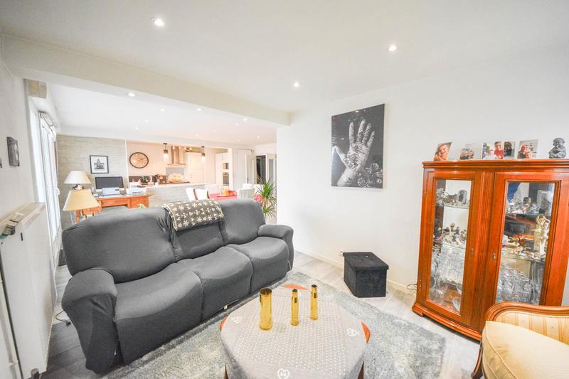 Appartement - 90 m² - 4 pièces