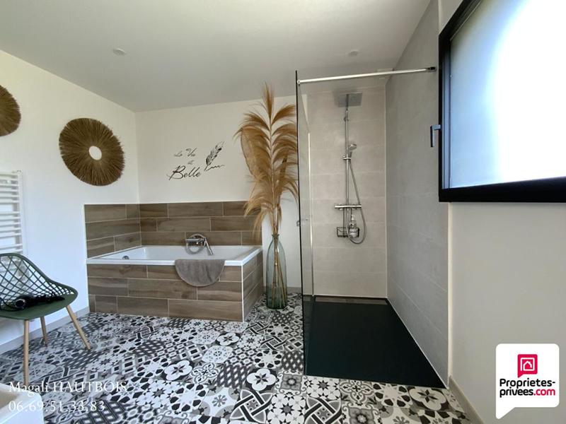 Demeure - 283 m² - 11 pièces