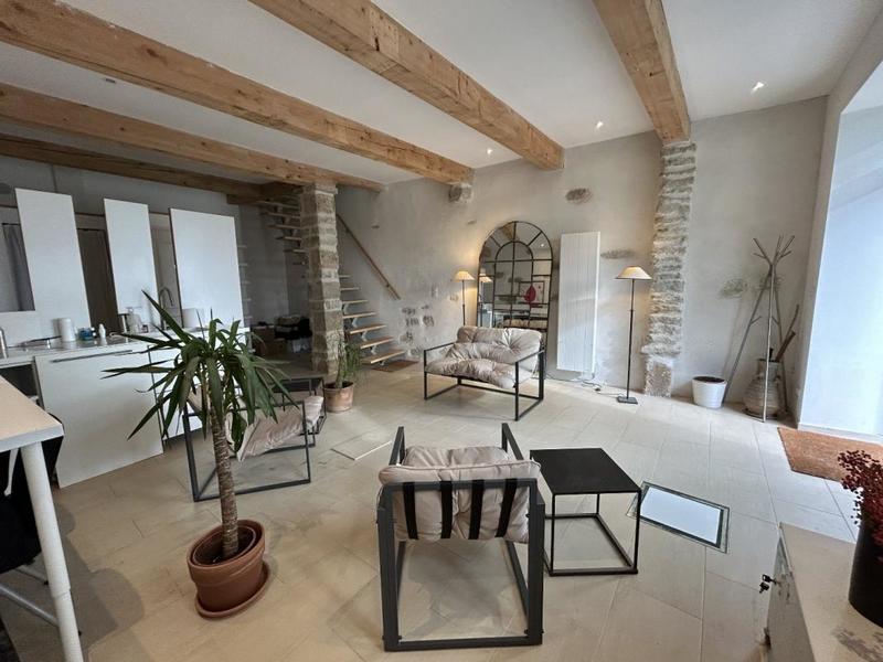 Demeure - 205 m² - 6 pièces