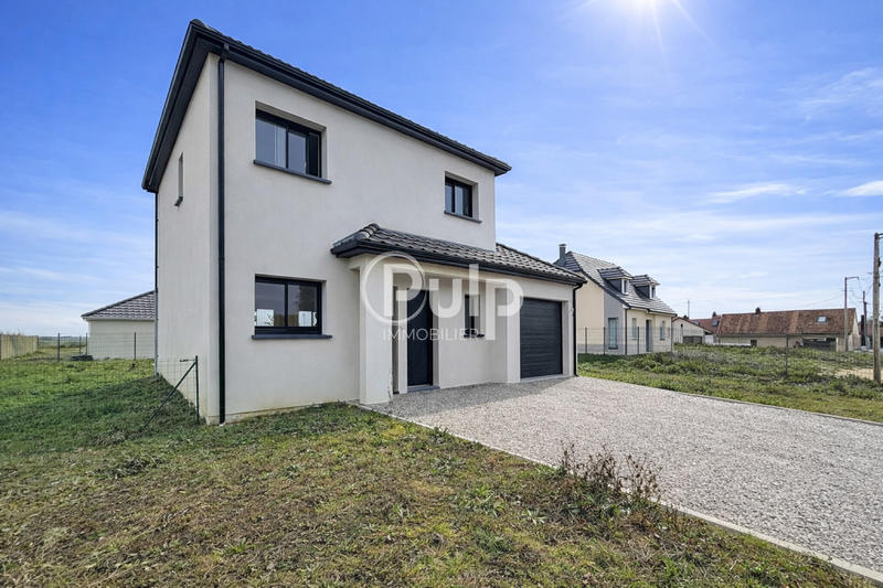 Maison - 96 m² - 4 pièces