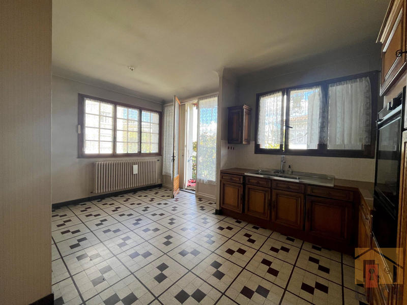 Maison - 180 m² - 6 pièces