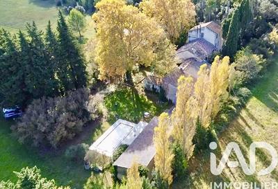 Maison - 243 m² - 10 pièces