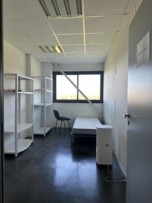 Local d'activité / Entrepôt - 190 m²