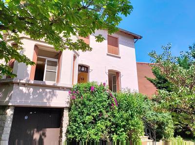 Maison ancienne - 195 m² - 8 pièces