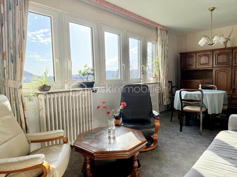 Maison - 99 m² - 5 pièces