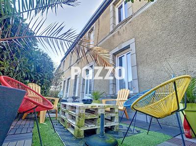 Immeuble - 244 m² - 10 pièces