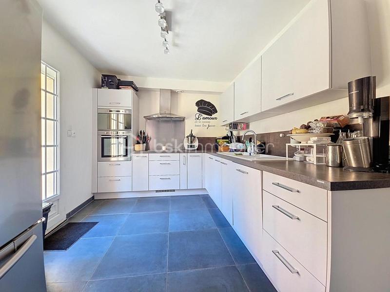 Maison - 180 m² - 6 pièces