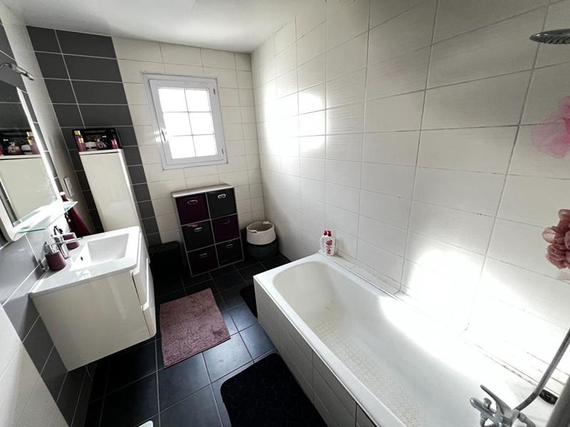 Maison - 98 m² - 4 pièces