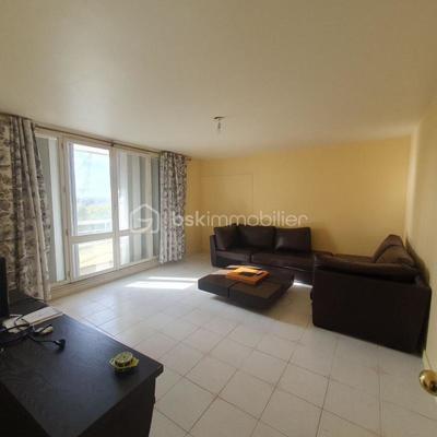 Appartement - 99 m² - 4 pièces