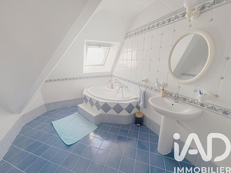 Maison - 179 m² - 7 pièces