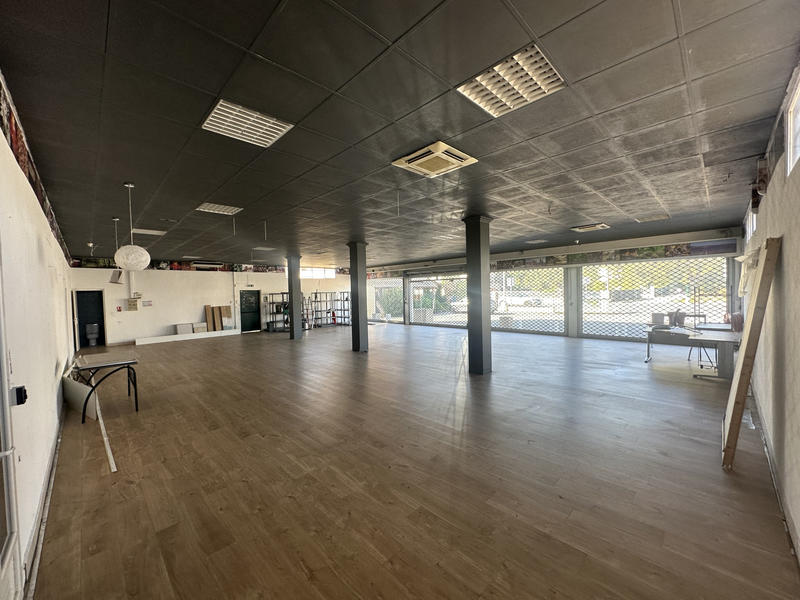 Local commercial - 235 m²