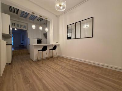 Appartement - 81 m² - 2 pièces