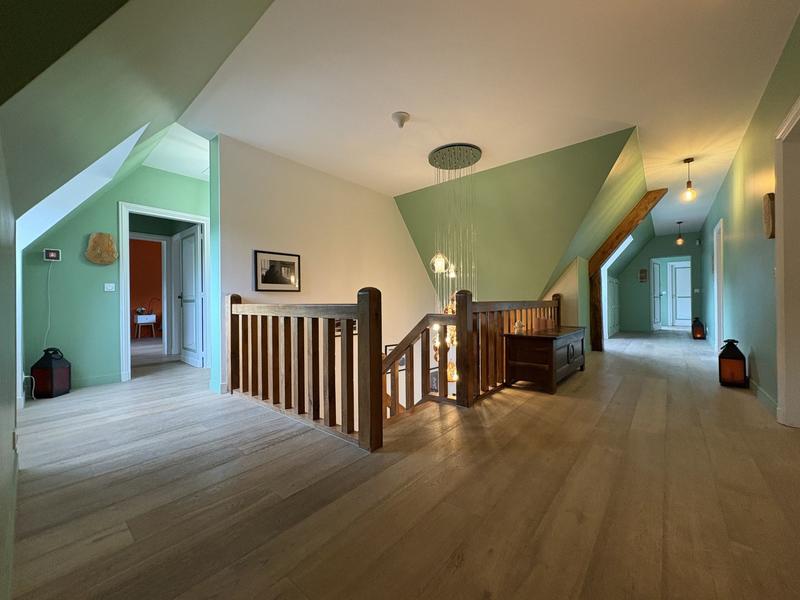 Maison - 500 m² - 9 pièces