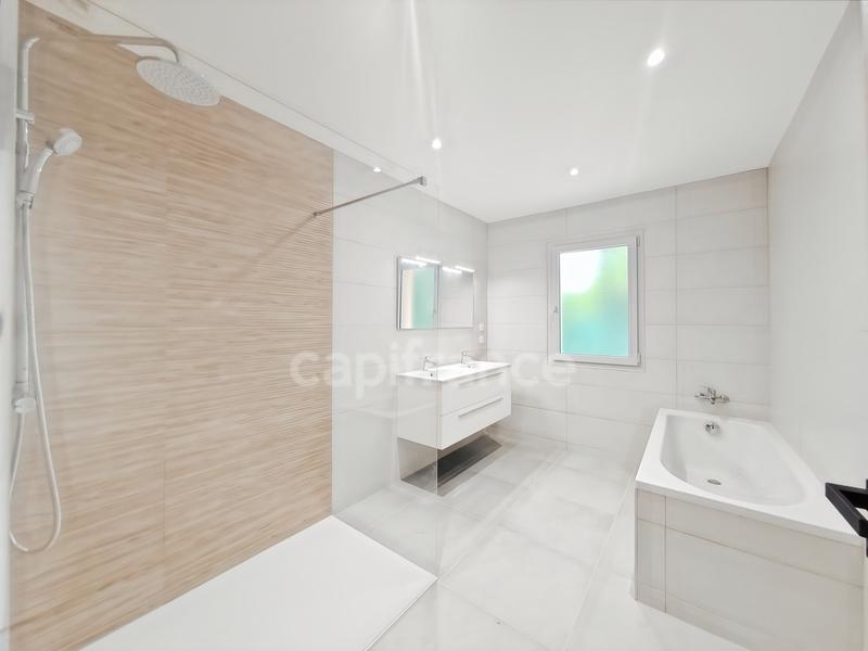 Maison - 146 m² - 6 pièces