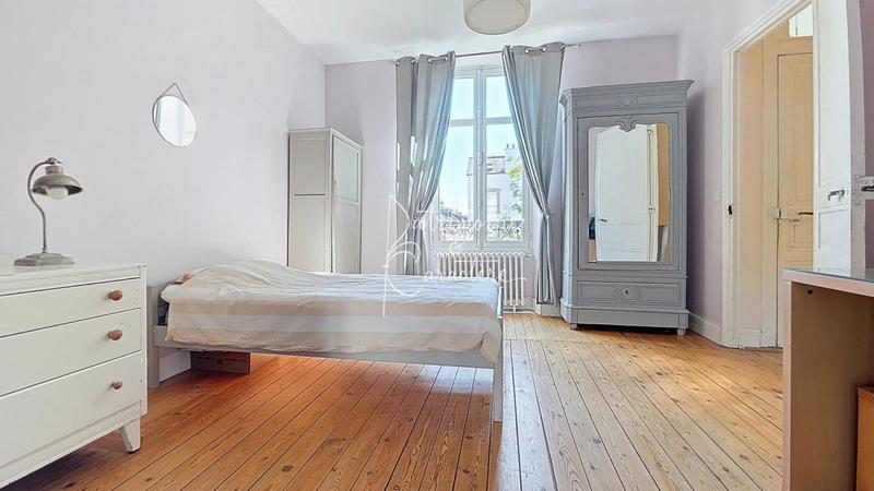 Maison de ville - 235 m² - 10 pièces