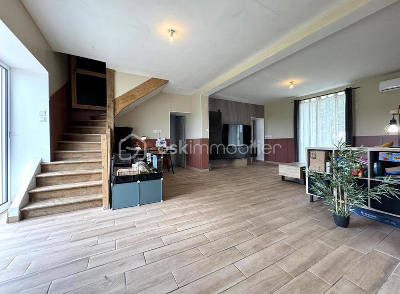 Corps de ferme - 200 m² - 8 pièces