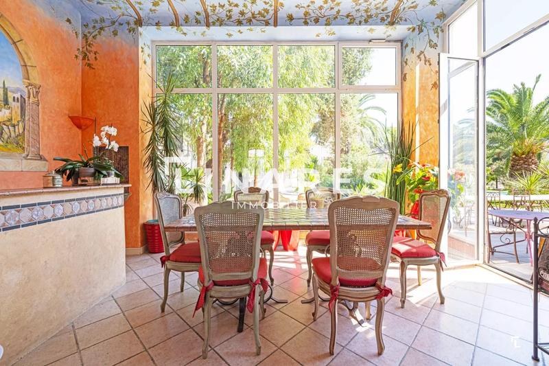 Maison chambre d'hôtes - 360 m² - 8 pièces