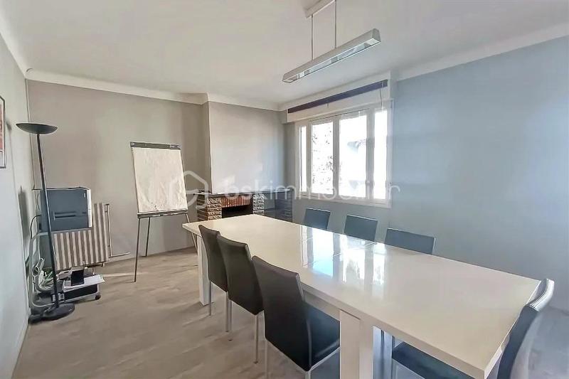 Maison - 230 m² - 8 pièces