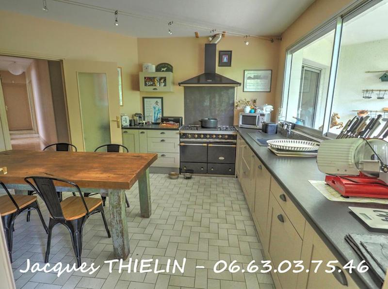Maison - 260 m² - 8 pièces