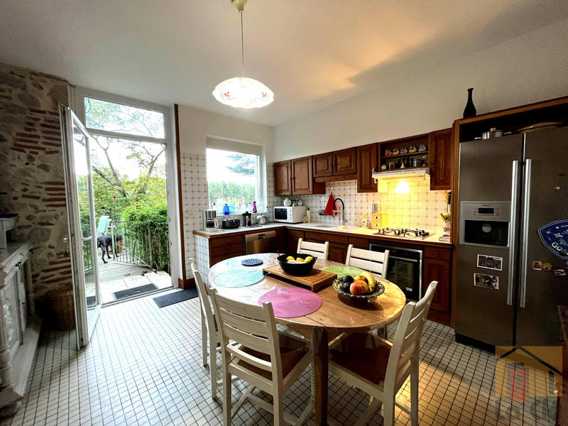 Maison - 180 m² - 6 pièces