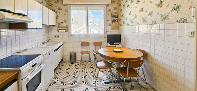 Maison - 90 m² - 5 pièces