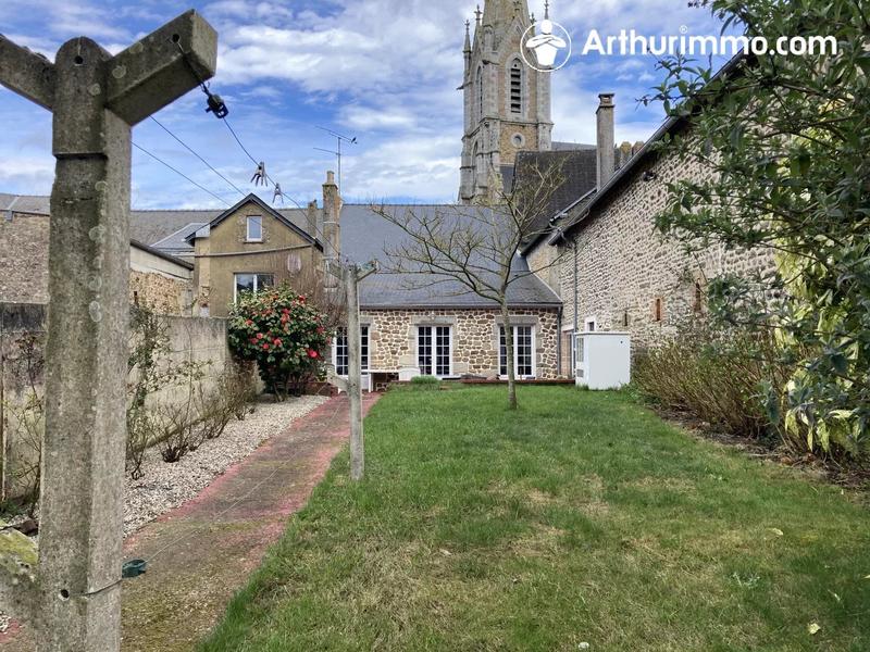 Maison - 180 m² - 9 pièces