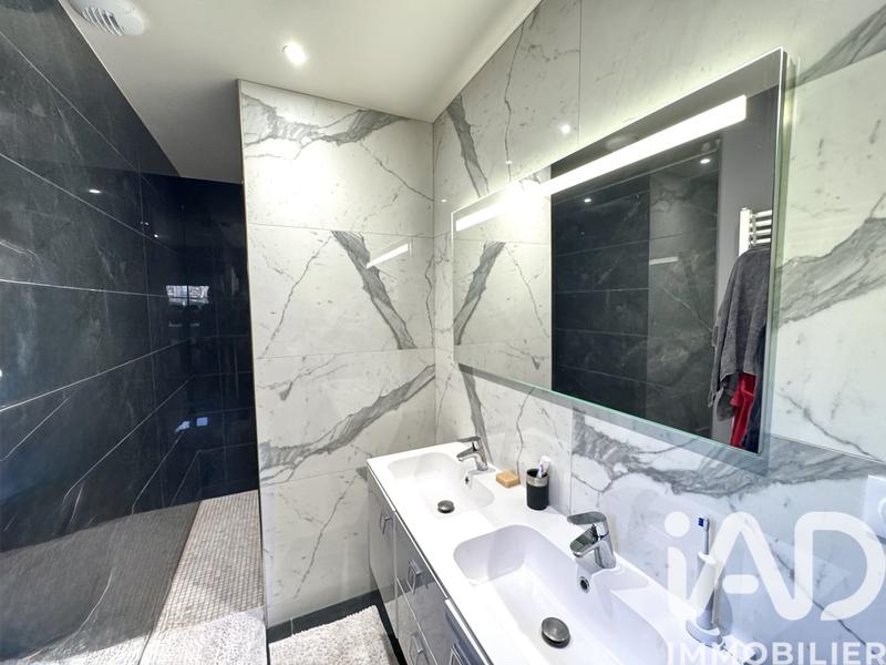 Maison - 122 m² - 6 pièces