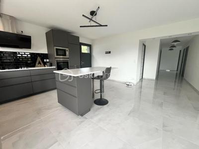 Maison - 104 m² - 4 pièces